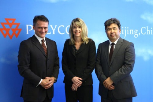 Polycom亞太區(qū)、加勒比海及拉丁美洲區(qū)總裁Hansjoerg Wagner (左一)、Polycom全球銷售執(zhí)行副總裁Tracey Newell(居中)、Polycom中國(guó)區(qū)總經(jīng)理李鋼(右一)